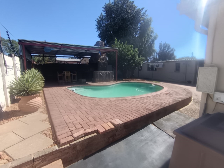 3 Bedroom Property for Sale in South Ridge Northern Cape